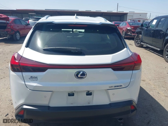 2021 Lexus UX with VIN JTHX9JBH9M2040678, listed as a IAAI auction lot 41727164 with 71,004 mi miles. Bid and sale history available at carsss.com. Image 16.