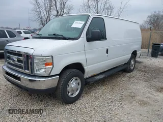 2013 Ford Econoline Cargo Commercial z VIN 1FTNE2EW5DDA32862, wystawiony jako IAAI lot #42012064 z przebiegiem 123 985 mil mil oraz . Historia ofert i sprzedaży dostępna na DreamBid. Obrazek 2.