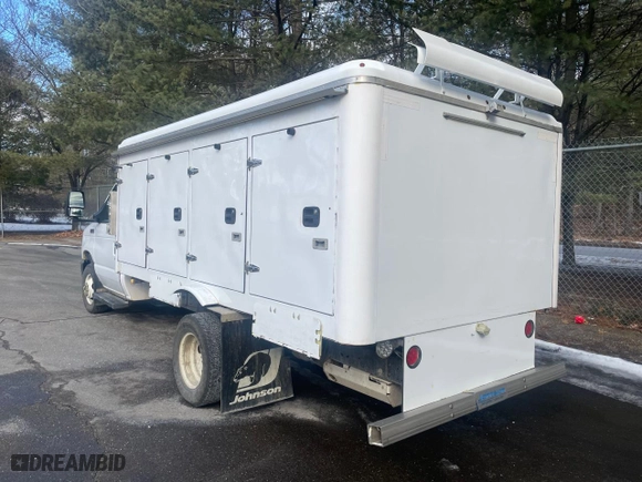 2018 Ford Econoline Commercial Cutaway with VIN 1FDXE4FS4JDC33224, listed as a Copart auction lot 44239625 with NaN miles and Clean Title. Bid and sale history available at carsss.com. Image 3.
