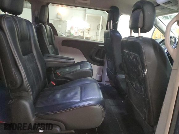 2012 Chrysler Town & Country Touring z VIN 2C4RC1BG2CR187749, wystawiony jako Copart lot #53797655 z przebiegiem 102 363 mil mil oraz Szkoda całkowita • Salvage title. Historia ofert i sprzedaży dostępna na DreamBid. Obrazek 11.