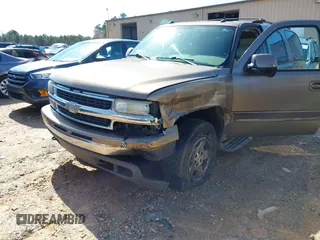 2004 Chevrolet Tahoe LS with VIN 1GNEK13Z34R304352, listed as a IAAI auction lot 41565612 with 291,777 mi miles. Bid and sale history available at carsss.com. Image 6.