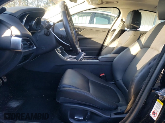 2019 Jaguar XE 25t Premium with VIN SAJAD4FX0KCP47752, listed as a Copart auction lot 87011974 with 32,124 mi miles and Salvage Title. Bid and sale history available at carsss.com. Image 7.