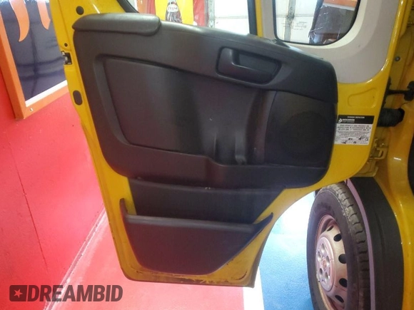 2018 Ram ProMaster Cargo z VIN 3C6TRVDG6JE121039, wystawiony jako IAAI lot #41971000 z przebiegiem 65 643 mil mil oraz . Historia ofert i sprzedaży dostępna na DreamBid. Obrazek 1.
