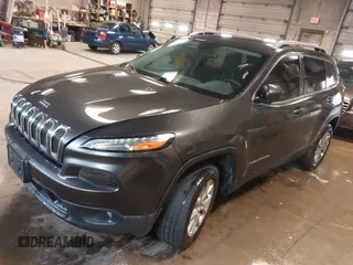 2017 Jeep Cherokee Latitude with VIN 1C4PJMCB6HW648564, listed as a IAAI auction lot 41987580 with 67,024 mi miles. Bid and sale history available at carsss.com. Image 17.