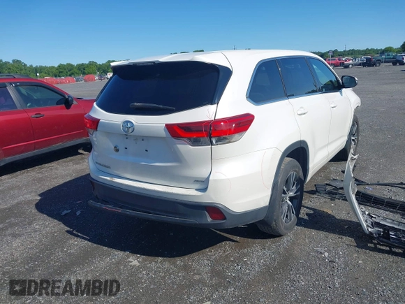 2018 Toyota Highlander LE z VIN 5TDBZRFH4JS840443, wystawiony jako IAAI lot #42372901 z przebiegiem 125 741 mil mil oraz . Historia ofert i sprzedaży dostępna na DreamBid. Obrazek 16.