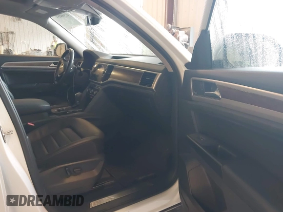2018 Volkswagen Atlas SEL Premium with VIN 1V2NR2CA3JC594822, listed as a IAAI auction lot 42368854 with 60,688 mi miles and . Bid and sale history available at DreamBid. Image 5.