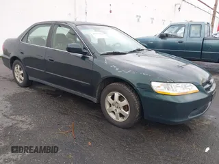 2000 Honda Accord SE z VIN 1HGCG5675YA068067, wystawiony jako IAAI lot #41133127 z przebiegiem 284 335 mil mil oraz . Historia ofert i sprzedaży dostępna na DreamBid. Obrazek 1.