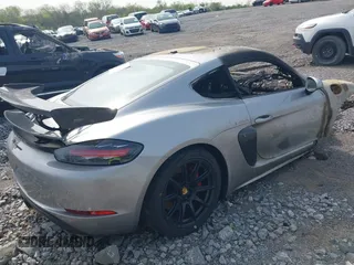 2017 Porsche 718 Cayman z VIN WP0AA2A89HS270863, wystawiony jako IAAI lot #42039112 z przebiegiem Nie podano mil oraz . Historia ofert i sprzedaży dostępna na DreamBid. Obrazek 4.