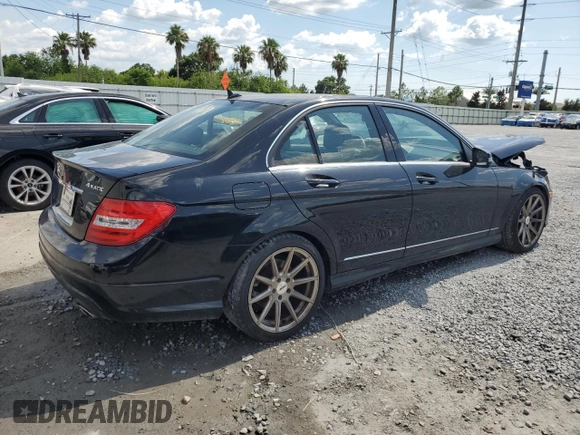 2013 Mercedes-Benz C 300 Sport z VIN WDDGF8AB1DR244937, wystawiony jako Copart lot #62313075 z przebiegiem 118 795 mil mil oraz Szkoda całkowita • Salvage title. Historia ofert i sprzedaży dostępna na DreamBid. Obrazek 3.