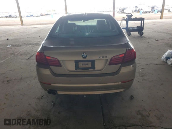 2012 BMW 5 Series 528i z VIN WBAXG5C50CDW85402, wystawiony jako Copart lot #56909125 z przebiegiem Nie podano mil oraz Czysty tytuł • Clean title. Historia ofert i sprzedaży dostępna na DreamBid. Obrazek 6.