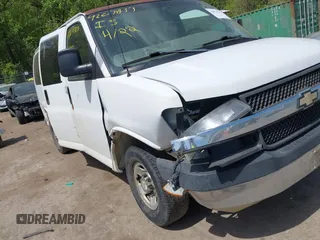 2005 Chevrolet Express Passenger z VIN 1GAHG35U051181753, wystawiony jako IAAI lot #42074333 z przebiegiem 335 090 mil mil oraz . Historia ofert i sprzedaży dostępna na DreamBid. Obrazek 6.