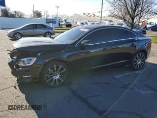 2017 Volvo S60 Inscription Platinum with VIN LYV402HM3HB151384, listed as a Copart auction lot 82864854 with 82,010 mi miles and Salvage Title. Bid and sale history available at carsss.com. Image 1.