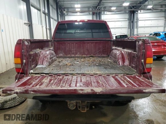 2002 GMC Sierra 1500HD SLE z VIN 1GTGK13U32F137446, wystawiony jako Copart lot #82978294 z przebiegiem 144 560 mil mil oraz Szkody całkowita. Historia ofert i sprzedaży dostępna na DreamBid. Obrazek 6.