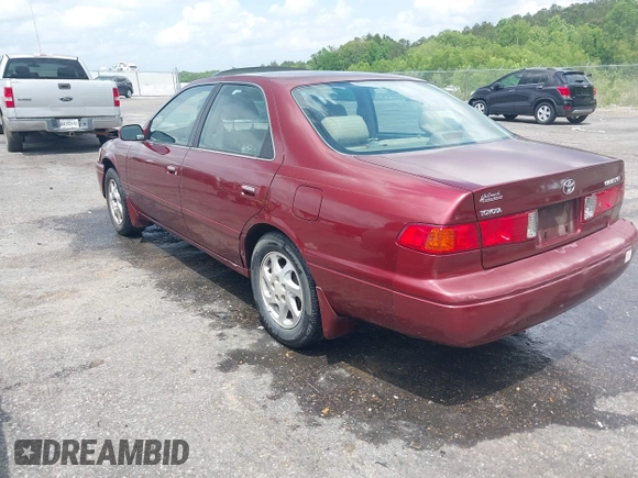 2000 Toyota Camry CE z VIN JT2BG22K3Y0521541, wystawiony jako IAAI lot #42074772 z przebiegiem 144 587 mil mil oraz . Historia ofert i sprzedaży dostępna na DreamBid. Obrazek 3.