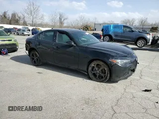 2020 Alfa Romeo Giulia Ti Sport z VIN ZARFANBN8L7638821, wystawiony jako Copart lot #49105635 z przebiegiem 41 052 mil mil oraz Szkody całkowita. Historia ofert i sprzedaży dostępna na DreamBid. Obrazek 10.