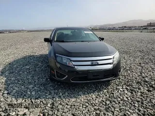 2010 Ford Fusion Hybrid with VIN 3FADP0L35AR199816, listed as a Copart auction lot 61641495 with 146,871 mi miles and Salvage title. Bid and sale history available at DreamBid. Image 13.