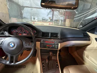 2005 BMW 3 Series 330Ci z VIN WBABW53435PL53055, wystawiony jako Copart lot #61245045 z przebiegiem 112 921 mil mil oraz Czysty tytuł • Clean title. Historia ofert i sprzedaży dostępna na DreamBid. Obrazek 9.