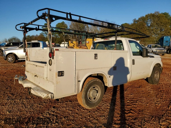 2011 Ford F-250 XL with VIN 1FDBF2A69BEB34058, listed as a Copart auction lot 81473134 with 231,056 mi miles and Salvage title. Bid and sale history available at DreamBid. Image 3.