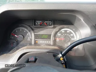 2013 Ford Econoline Cargo Commercial z VIN 1FTNE2EL8DDA63769, wystawiony jako IAAI lot #41520478 z przebiegiem 156 000 mil mil oraz . Historia ofert i sprzedaży dostępna na DreamBid. Obrazek 7.