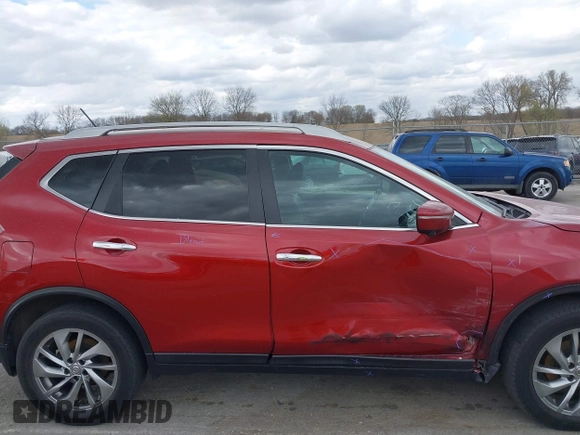 2015 Nissan Rogue SL with VIN 5N1AT2MV5FC870424, listed as a IAAI auction lot 41998532 with 111,000 mi miles and . Bid and sale history available at carsss.com. Image 13.
