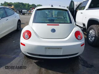 2008 Volkswagen Beetle Triple White with VIN 3VWFW31C68M511592, listed as a IAAI auction lot 42116122 with 206,510 mi miles and . Bid and sale history available at DreamBid. Image 17.