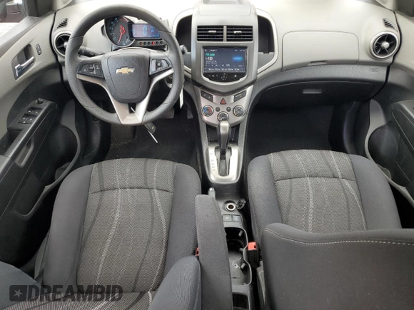 2016 Chevrolet Sonic LT z VIN 1G1JC5SG4G4175558, wystawiony jako Copart lot #57991275 z przebiegiem 133 497 mil mil oraz Szkoda całkowita • Salvage title. Historia ofert i sprzedaży dostępna na DreamBid. Obrazek 8.
