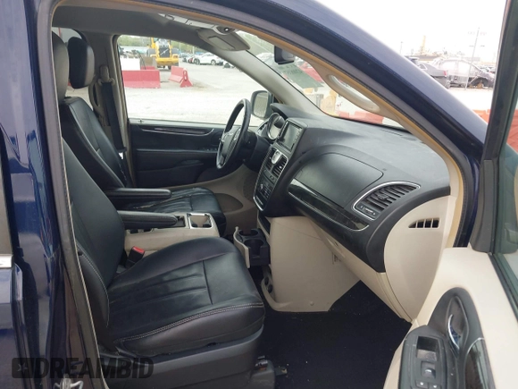2013 Chrysler Town & Country Touring with VIN 2C4RC1BG4DR707032, listed as a IAAI auction lot 42008357 with 183,104 mi miles and . Bid and sale history available at DreamBid. Image 5.