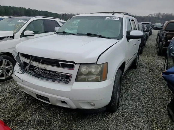 2012 Chevrolet Tahoe LTZ z VIN 1GNSCCE01CR111691, wystawiony jako Copart lot #42318045 z przebiegiem 192 622 mil mil oraz Szkoda całkowita • Salvage title. Historia ofert i sprzedaży dostępna na DreamBid. Obrazek 12.