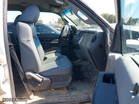 2015 Ford Super Duty F-250 SRW Lariat with VIN 1FT7W2B63FEC16902, listed as a IAAI auction lot 40648072 with 256,769 mi miles. Bid and sale history available at carsss.com. Image 5.