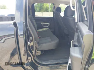 2017 Nissan Titan SV z VIN 1N6AA1EJ6HN544166, wystawiony jako IAAI lot #42160470 z przebiegiem 147 623 mil mil oraz . Historia ofert i sprzedaży dostępna na DreamBid. Obrazek 8.