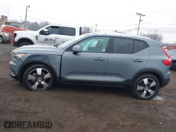 2022 Volvo XC40 Momentum с VIN YV4162UK4N2742114, выставлен на аукционе IAAI как лот 41465820 с пробегом 13 833 миль миль и . История ставок и продаж доступна на DreamBid. Изображение 14.