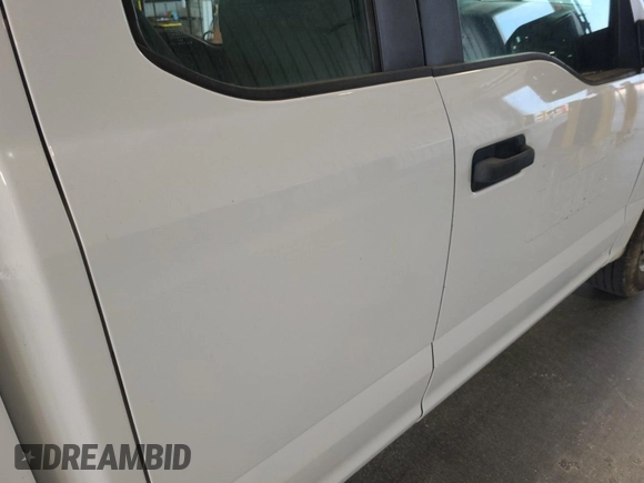 2015 Ford F-150 XLT z VIN 1FTFX1EF0FKE89795, wystawiony jako IAAI lot #42610200 z przebiegiem 87 650 mil mil oraz . Historia ofert i sprzedaży dostępna na DreamBid. Obrazek 15.