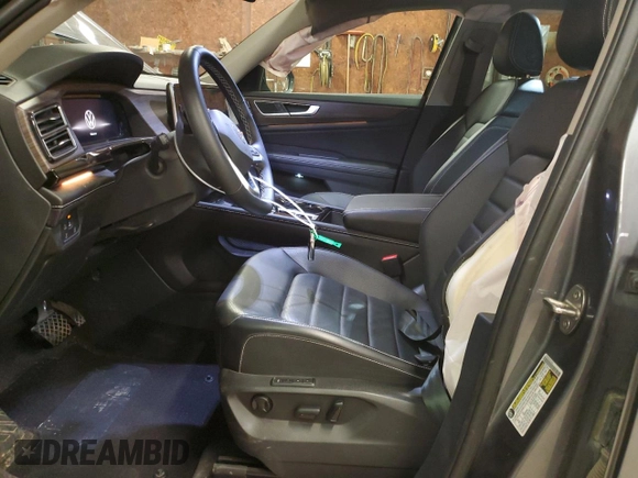 2024 Volkswagen Atlas SEL with VIN 1V2BR2CA8RC532847, listed as a Copart auction lot 52149275 with 26,590 mi miles and Salvage title. Bid and sale history available at DreamBid. Image 7.