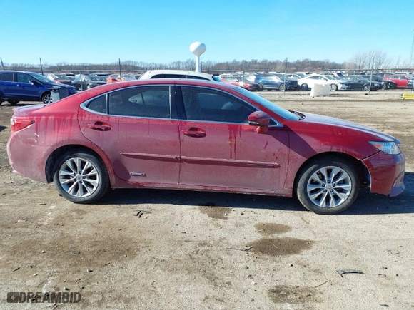 2014 Lexus ES 300h Hybrid with VIN JTHBW1GG6E2049309, listed as a IAAI auction lot 41446065 with 110,476 mi miles. Bid and sale history available at carsss.com. Image 13.