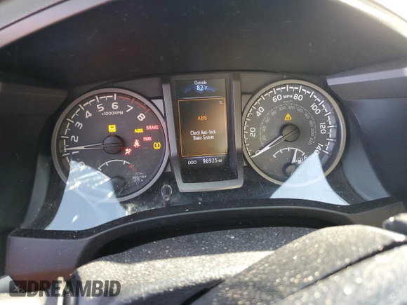 2019 Toyota Tacoma SR z VIN 5TFCZ5AN8KX171793, wystawiony jako Copart lot #57907015 z przebiegiem 96 925 mil mil oraz Szkoda całkowita • Salvage title. Historia ofert i sprzedaży dostępna na DreamBid. Obrazek 9.
