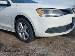 2013 Volkswagen Jetta TDI w/Premium with VIN 3VWLL7AJ6DM422102, listed as a IAAI auction lot 41956935 with 143,385 mi miles and . Bid and sale history available at DreamBid. Image 15.