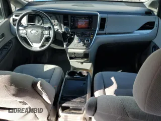 2017 Toyota Sienna LE Auto Access Seat с VIN 5TDKZ3DC4HS840442, выставлен на аукционе Copart как лот 52109575 с пробегом 124 257 миль миль и На запчасти • Non repairable. История ставок и продаж доступна на DreamBid. Изображение 8.