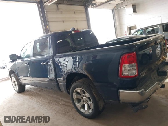 2019 Ram 1500 Big Horn z VIN 1C6SRFFT5KN762580, wystawiony jako IAAI lot #41858654 z przebiegiem 57 801 mil mil oraz . Historia ofert i sprzedaży dostępna na DreamBid. Obrazek 14.
