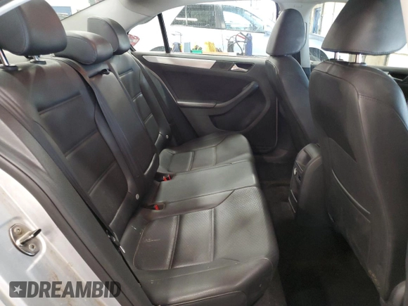 2013 Volkswagen Jetta SE z VIN 3VWDX7AJ5DM255319, wystawiony jako Copart lot #53966435 z przebiegiem 155 561 mil mil oraz Szkoda całkowita • Salvage title. Historia ofert i sprzedaży dostępna na DreamBid. Obrazek 10.