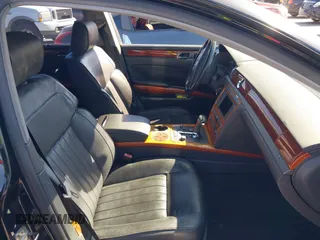 2005 Volkswagen Phaeton z VIN WVWAF93D958002005, wystawiony jako IAAI lot #41653590 z przebiegiem Nie podano mil oraz . Historia ofert i sprzedaży dostępna na DreamBid. Obrazek 5.