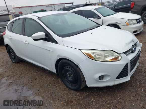 2012 Ford Focus SE z VIN 1FAHP3K20CL197291, wystawiony jako IAAI lot #41643107 z przebiegiem 152 421 mil mil oraz . Historia ofert i sprzedaży dostępna na DreamBid. Obrazek 1.
