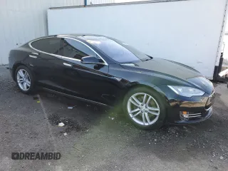 2015 Tesla Model S 85D with VIN 5YJSA1S29FF084680, listed as a Copart auction lot 51488045 with 116,690 mi miles and Salvage Title. Bid and sale history available at carsss.com. Image 4.