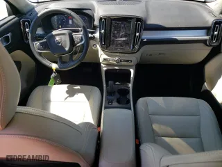2019 Volvo XC40 Momentum with VIN YV4162UK7K2046746, listed as a Copart auction lot 65488873 with 28,100 mi miles. Bid and sale history available at carsss.com. Image 8.