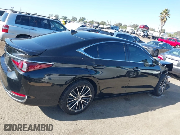 2024 Lexus ES with VIN 58ADA1C14RU037460, listed as a IAAI auction lot 41287841 with 46,939 mi miles. Bid and sale history available at carsss.com. Image 13.