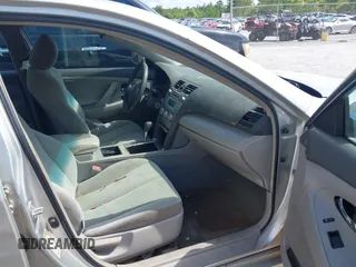 2007 Toyota Camry CE z VIN 4T1BE46K47U586629, wystawiony jako IAAI lot #42434797 z przebiegiem 261 964 mil mil oraz . Historia ofert i sprzedaży dostępna na DreamBid. Obrazek 5.