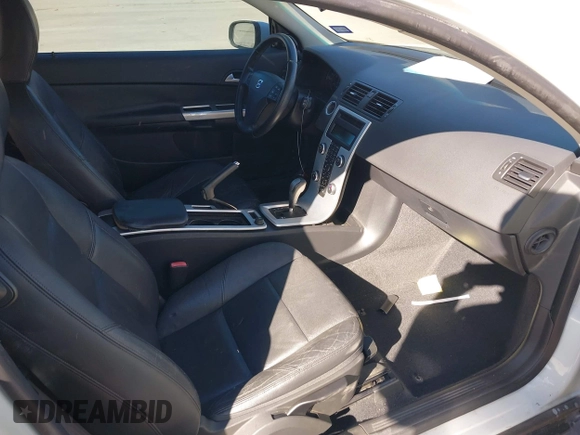 2013 Volvo C30 T5 with VIN YV1672MK1D2309378, listed as a IAAI auction lot 41836950 with 88,590 mi miles and . Bid and sale history available at DreamBid. Image 5.