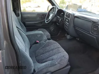 2000 GMC Sonoma SLS w/1SF Pkg with VIN 1GTCS1955Y8226155, listed as a Copart auction lot 83220424 with 87,604 mi miles and Salvage Title. Bid and sale history available at carsss.com. Image 10.