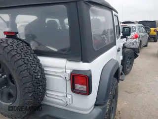 2018 Jeep Wrangler Sport with VIN 1C4GJXAG4JW307122, listed as a IAAI auction lot 41925899 with 94,740 mi miles and . Bid and sale history available at DreamBid. Image 4.