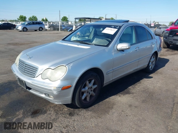 2002 Mercedes-Benz C 230/260/280/320 с VIN WDBRF61J62F233802, выставлен на аукционе IAAI как лот 42574637 с пробегом 238 810 миль миль и . История ставок и продаж доступна на DreamBid. Изображение 17.
