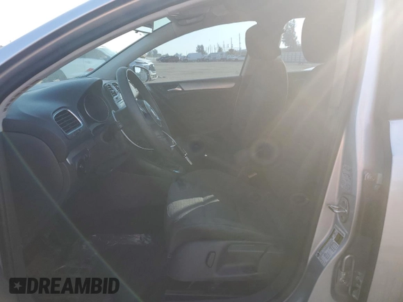 2013 Volkswagen Golf w/Conv & Sunroof с VIN WVWDB7AJ0DW121691, выставлен на аукционе Copart как лот 41679595 с пробегом 144 778 миль миль и Списание • Salvage title. История ставок и продаж доступна на DreamBid. Изображение 7.